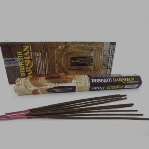 Dharshan wierook per bus